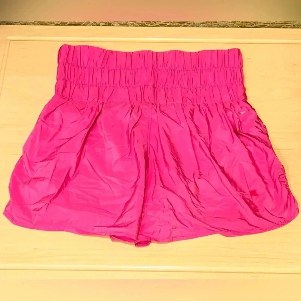 MONDETTA STUDIO Smocked Waist Shorts. Carmine Pink. Size XS.NWTS! - Picture 2 of 8